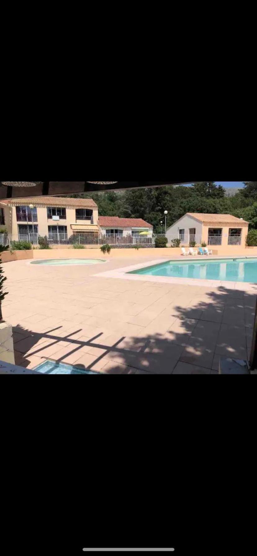Maisonnette Dans Belle Residence Saint-Vallier-de-Thiey Exterior foto