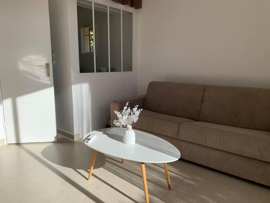 Maisonnette Dans Belle Residence Saint-Vallier-de-Thiey Exterior foto
