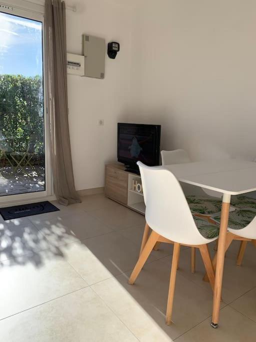 Maisonnette Dans Belle Residence Saint-Vallier-de-Thiey Exterior foto