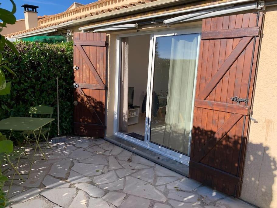 Maisonnette Dans Belle Residence Saint-Vallier-de-Thiey Exterior foto